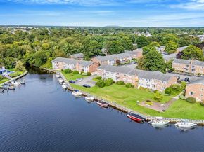 135 Fairharbor Dr 135, Patchogue NY 11772