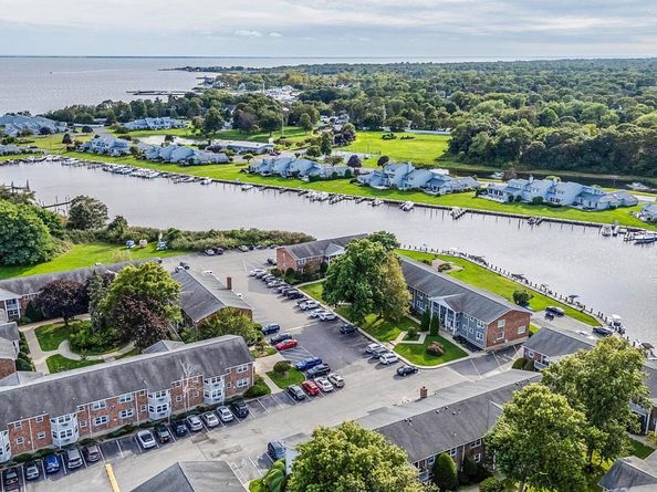 135 Fairharbor Dr 135, Patchogue NY 11772
