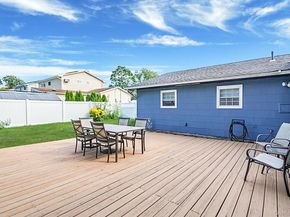 21 Coleridge Road, Holbrook NY 11741