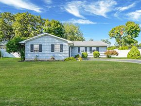 21 Coleridge Road, Holbrook NY 11741