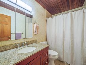 21 Coleridge Road, Holbrook NY 11741