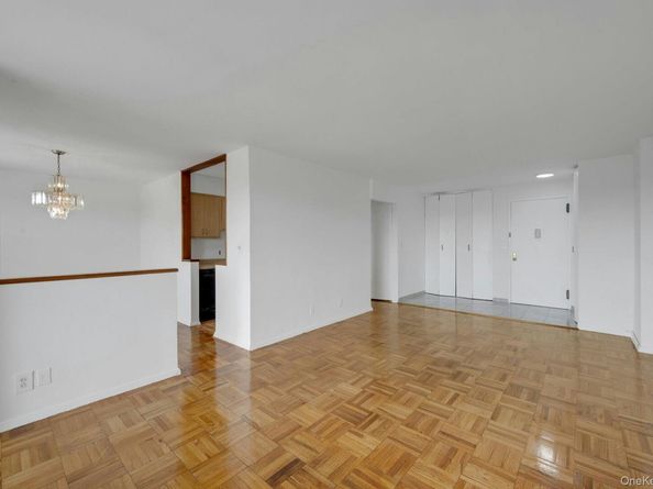 1853 Central Park Avenue 9J, Yonkers NY 10710