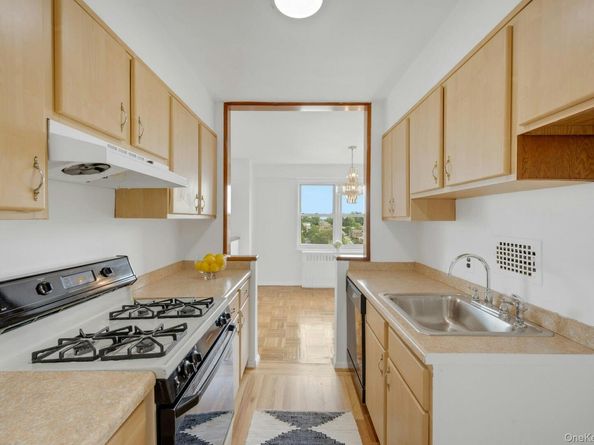 1853 Central Park Avenue 9J, Yonkers NY 10710