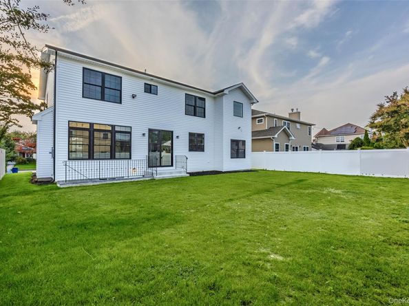 2500 1st Avenue, East Meadow NY 11554