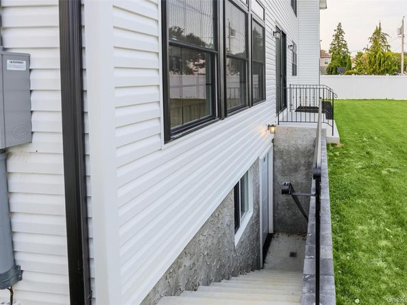 2500 1st Avenue, East Meadow NY 11554