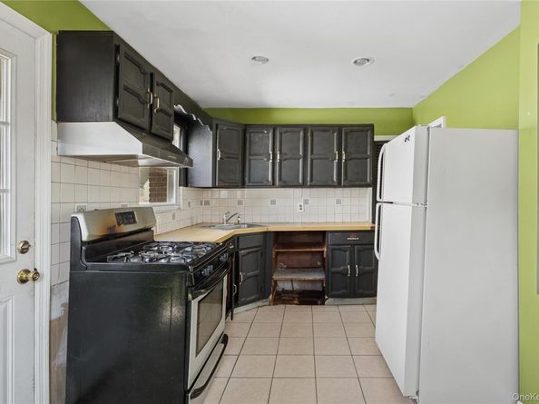 335 Locust Avenue, Uniondale NY 11553