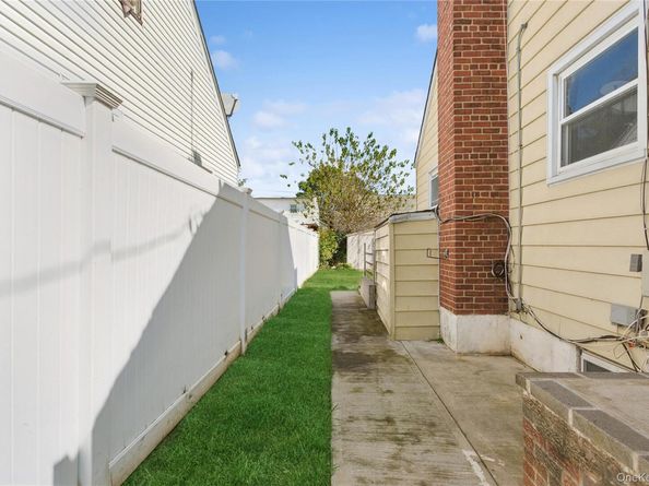 335 Locust Avenue, Uniondale NY 11553