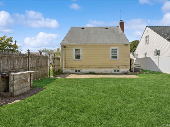 335 Locust Avenue, Uniondale NY 11553