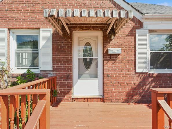335 Locust Avenue, Uniondale NY 11553