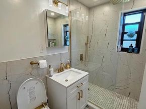 20-19 utopia pkwy 1371, Whitestone NY 11357
