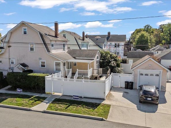 160 Rockaway Parkway, Valley Stream NY 11580