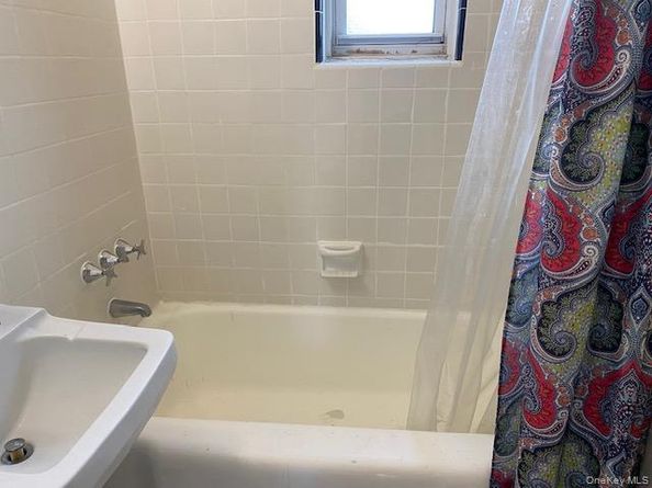 263-55 74th Avenue A2, Glen Oaks NY 11004