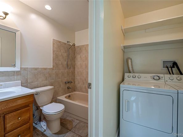 52 Admirals Drive E, Bay Shore NY 11706