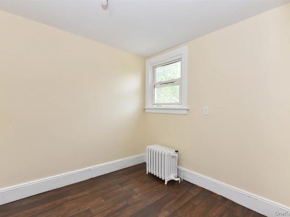 106 Grandview Avenue, Great Neck NY 11020