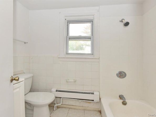 106 Grandview Avenue, Great Neck NY 11020