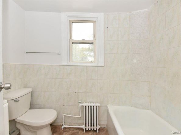 106 Grandview Avenue, Great Neck NY 11020