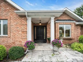 1 Regency Lane, Dix Hills NY 11746