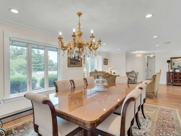 1 Regency Lane, Dix Hills NY 11746