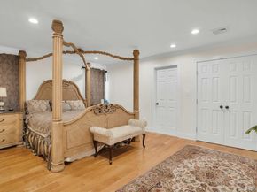 1 Regency Lane, Dix Hills NY 11746