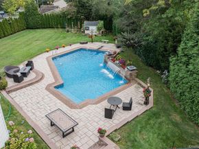 1 Regency Lane, Dix Hills NY 11746