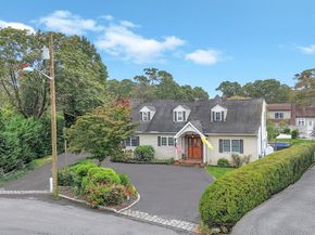 190 Connetquot Drive, Oakdale NY 11769