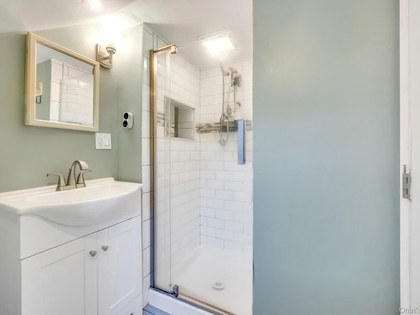 190 Connetquot Drive, Oakdale NY 11769