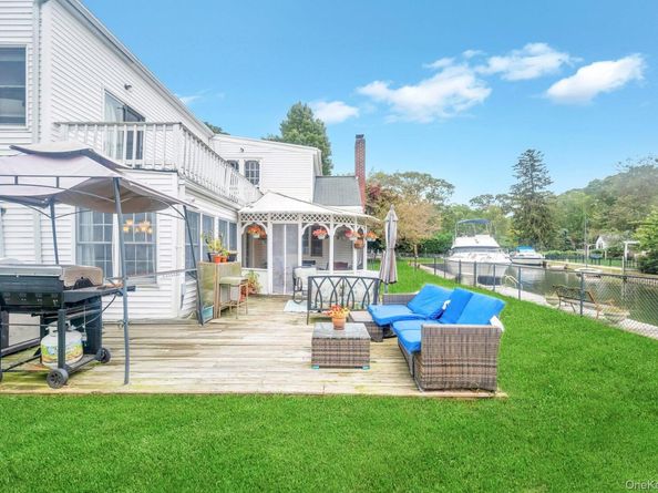190 Connetquot Drive, Oakdale NY 11769