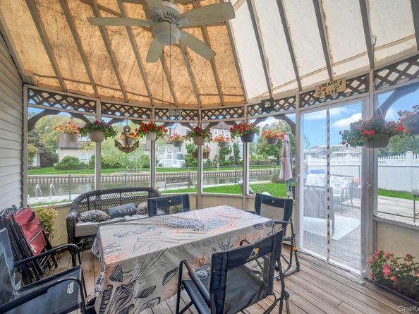 190 Connetquot Drive, Oakdale NY 11769