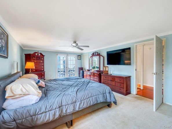 190 Connetquot Drive, Oakdale NY 11769
