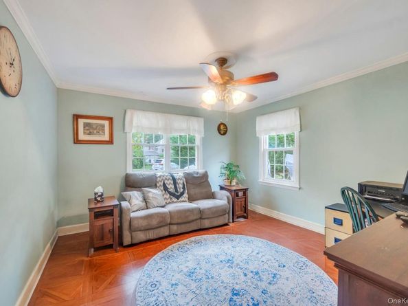 190 Connetquot Drive, Oakdale NY 11769