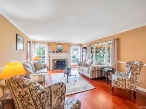 190 Connetquot Drive, Oakdale NY 11769