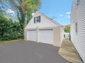 190 Connetquot Drive, Oakdale NY 11769
