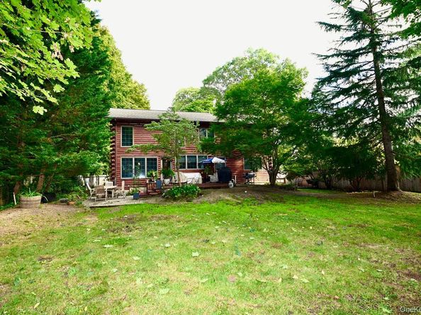 216 5th Street, Saint James NY 11780