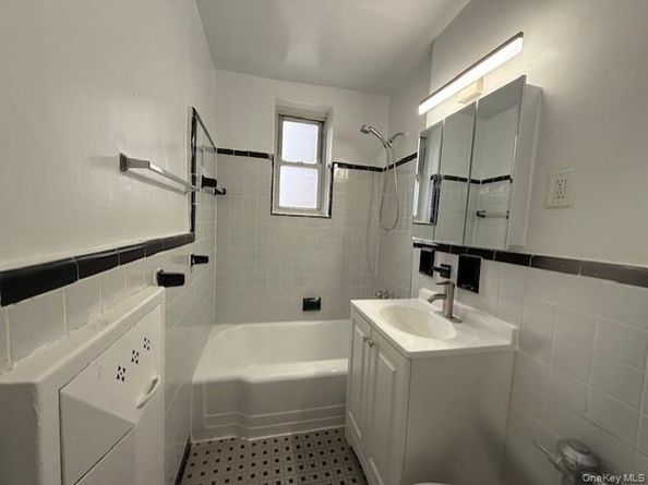 62-59 108th Street 6C, Forest Hills NY 11375