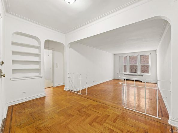 601 Pelham Parkway North 305, Bronx NY 10467