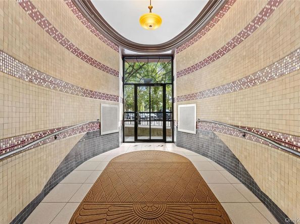 601 Pelham Parkway North 305, Bronx NY 10467