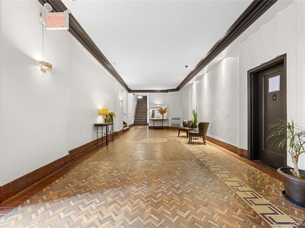 601 Pelham Parkway North 305, Bronx NY 10467