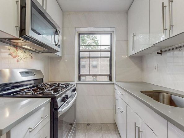 144-30 78th Rd 3F, Flushing NY 11367
