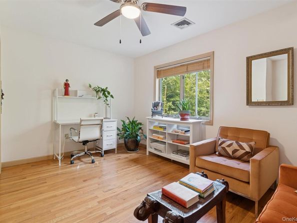 36 Harbor Blvd, East Hampton NY 11937