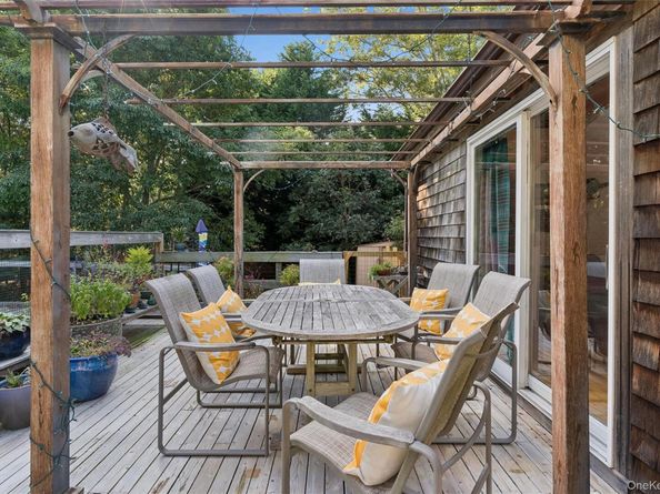 36 Harbor Blvd, East Hampton NY 11937