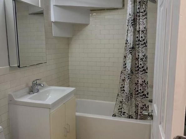 6439 58th Road, Maspeth NY 11378