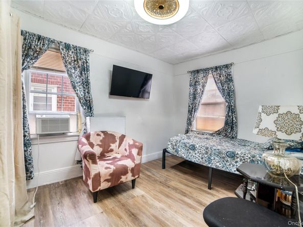 88-20 Hollis Court Boulevard, Queens Village NY 11427