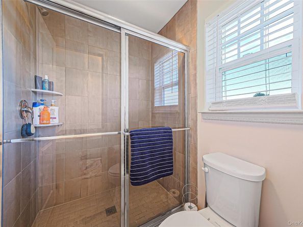 7 Pondview Circle, Shirley NY 11967