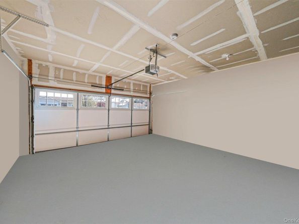 7 Pondview Circle, Shirley NY 11967