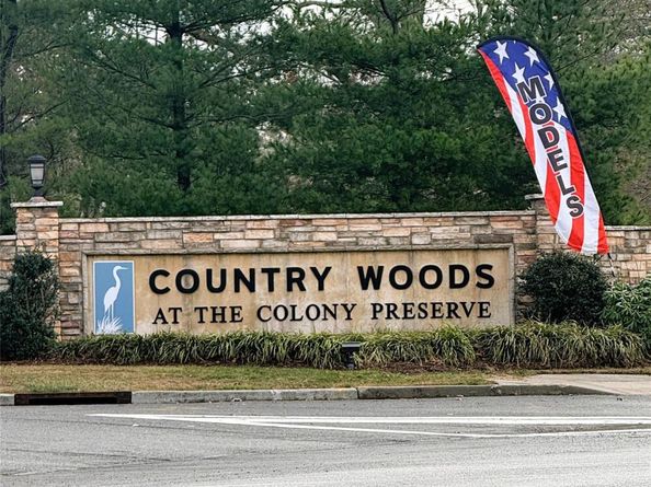 7 Pondview Circle, Shirley NY 11967