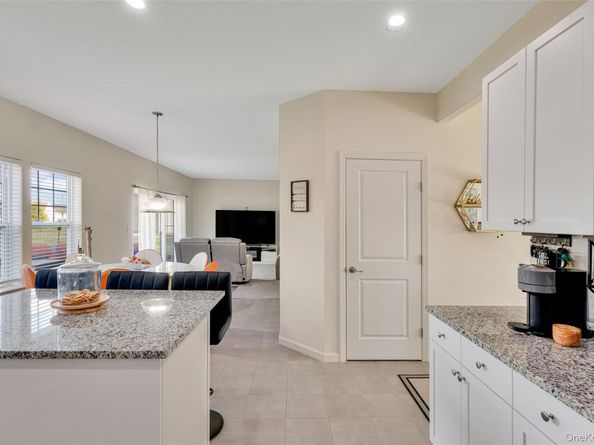 7 Pondview Circle, Shirley NY 11967