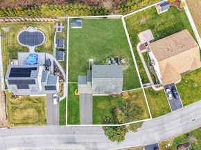 7 Pondview Circle, Shirley NY 11967