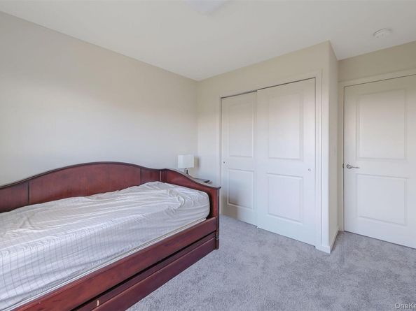 7 Pondview Circle, Shirley NY 11967