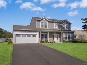 7 Pondview Circle, Shirley NY 11967