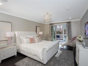 3000 Royal Court 3211, North Hills NY 11040